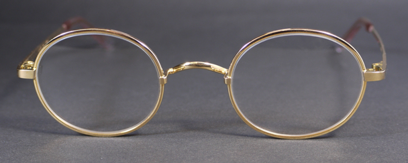 本物のゴールドフレーム-K18,18金素材の高級メガネ