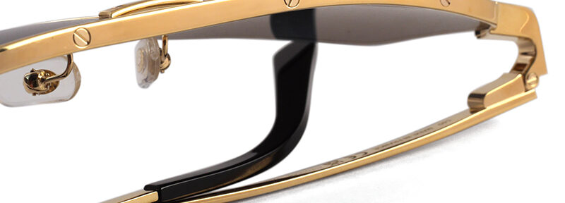 カルティエサングラス Cartier CT0385S「サントス ドゥ カルティエ」から着想した