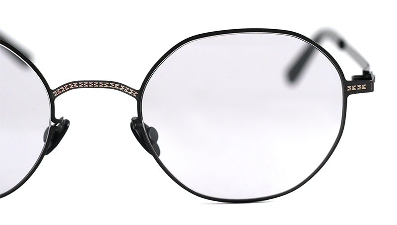 MYKITA + MAISON MARGIELA MMCRAFT010 「M」のメガネ