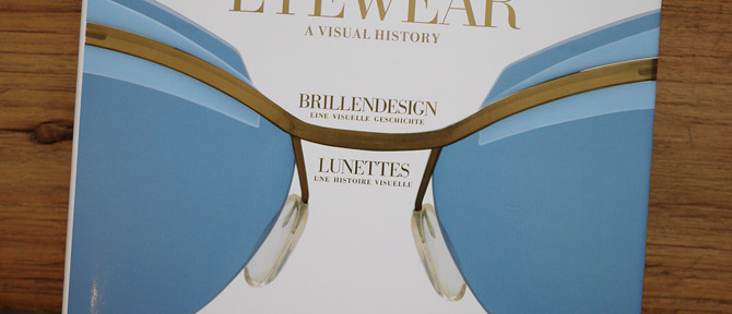 Eyewear: A Visual History 洋書 眼鏡 サングラス メガネの歴史が分かる 
