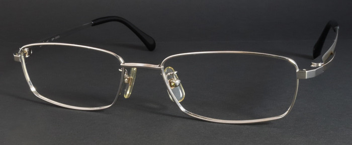 オーダーメイドの18金（K18）メガネ、出来上がりました。 | 3T TRIPLE