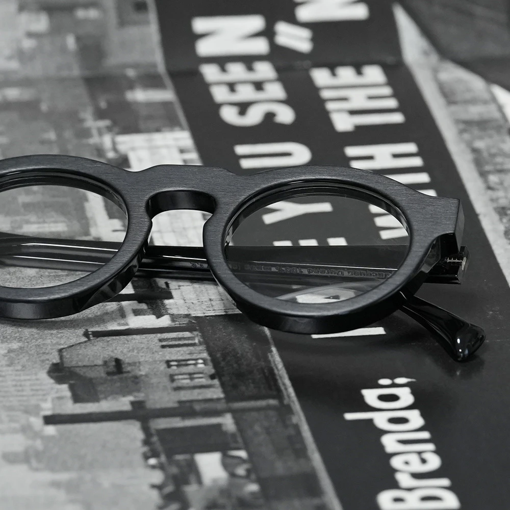 Jacques Durand Plus is + 339 col*002 Matt Black