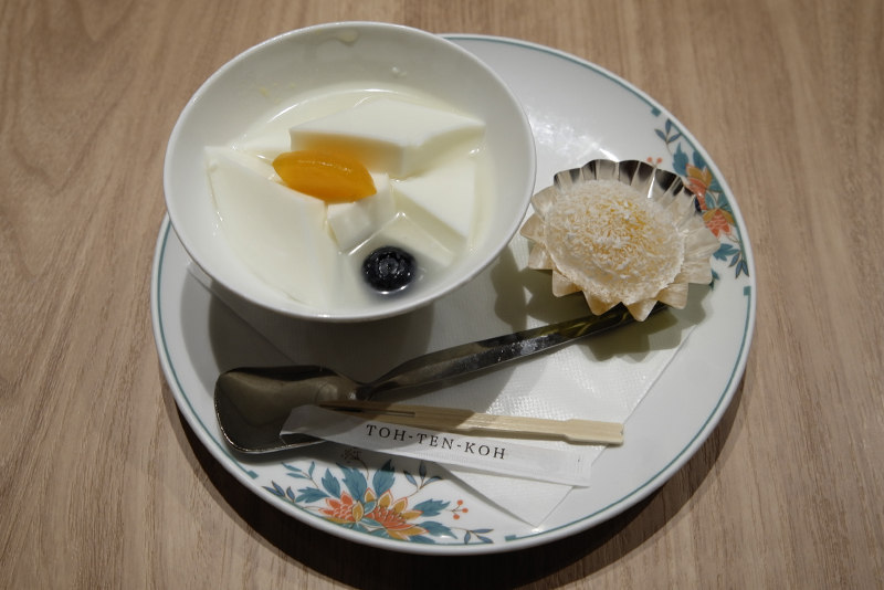 杏仁豆腐、マンゴー水菓子